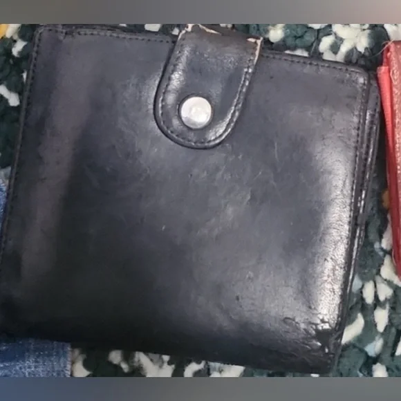 💜Authentic Chanel lambskin Logo wallet Black - Picture 2 of 3